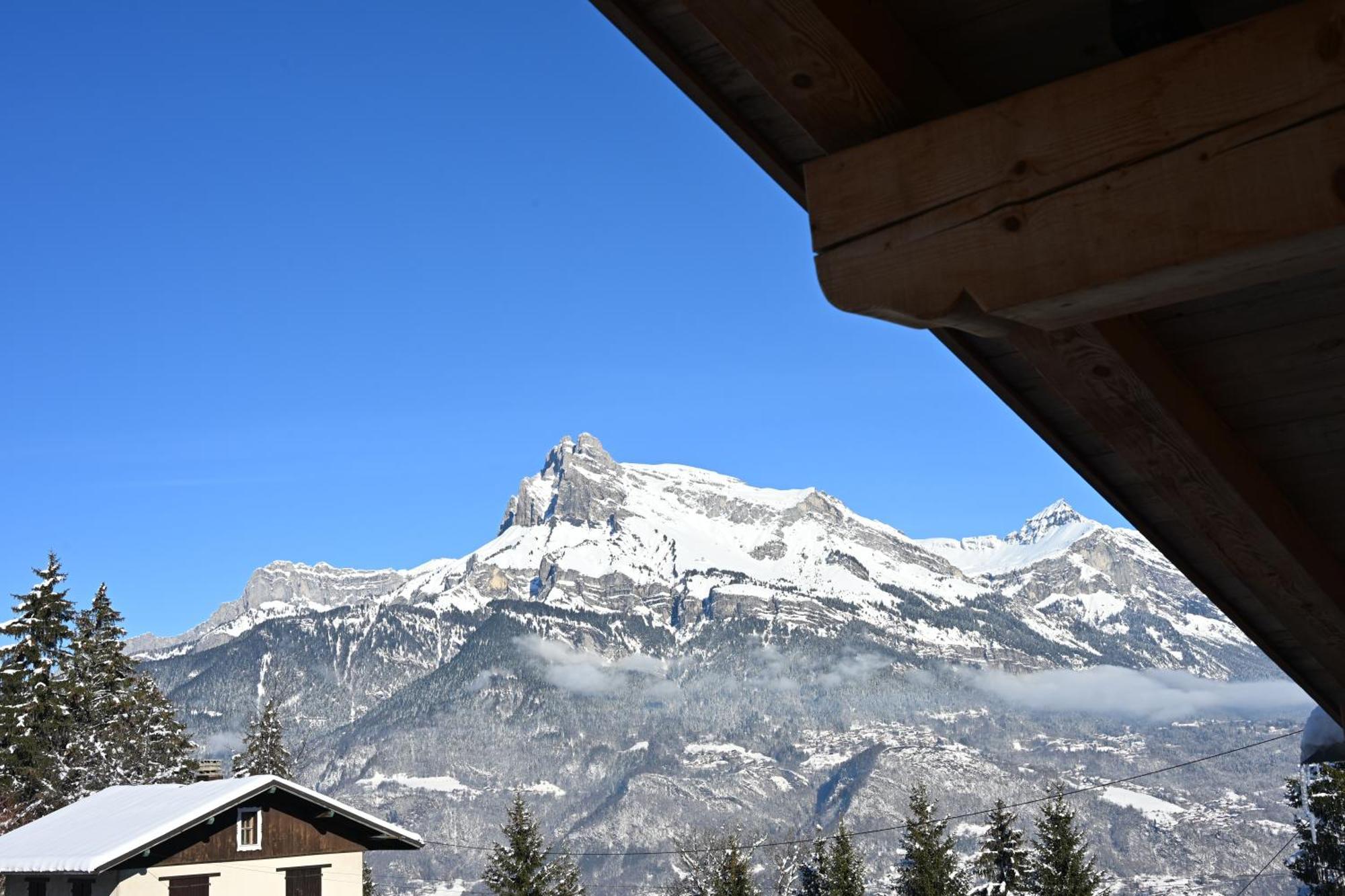 Chalet Montana กงบลู ภายนอก รูปภาพ
