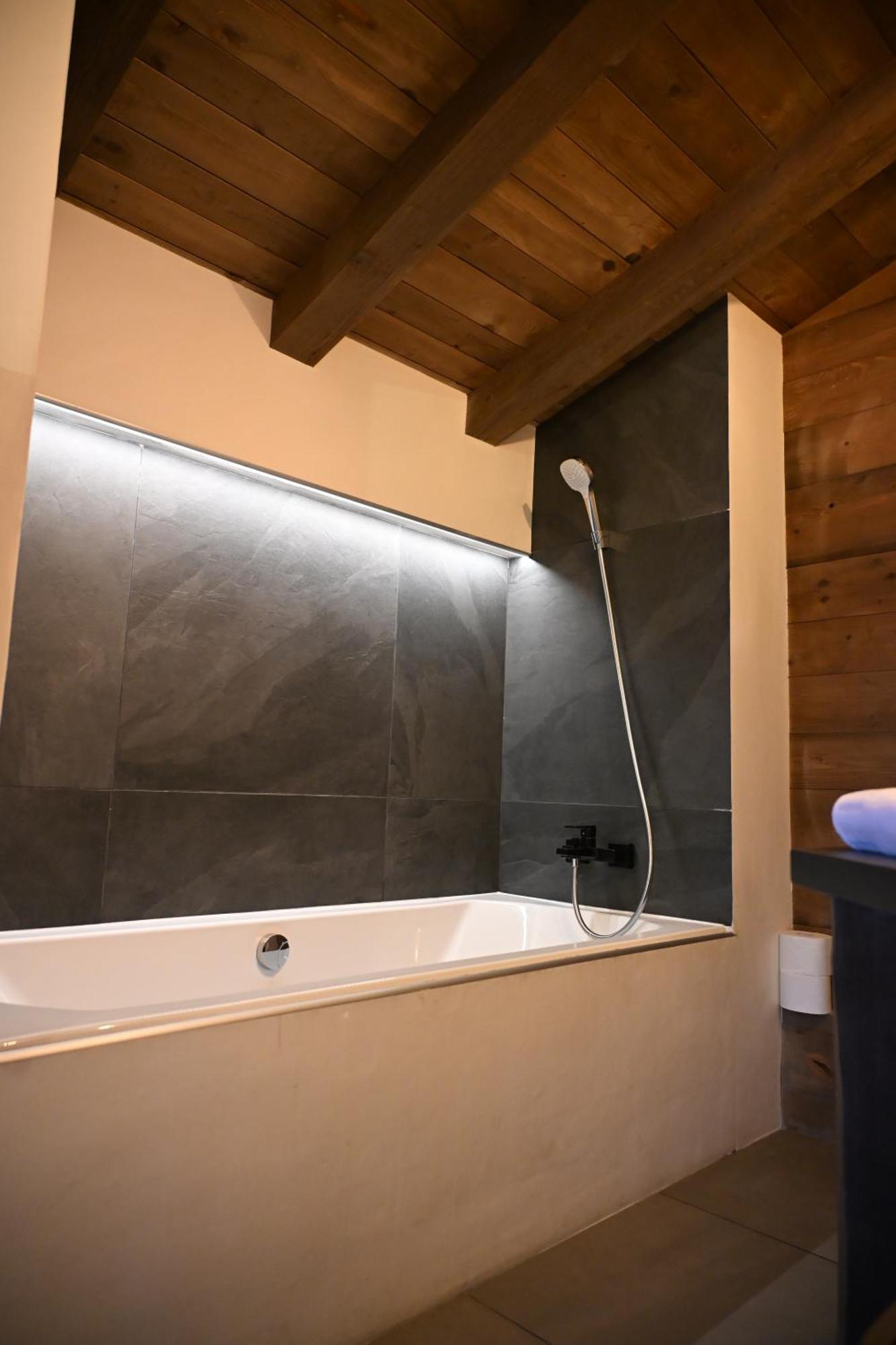 Chalet Montana กงบลู ภายนอก รูปภาพ